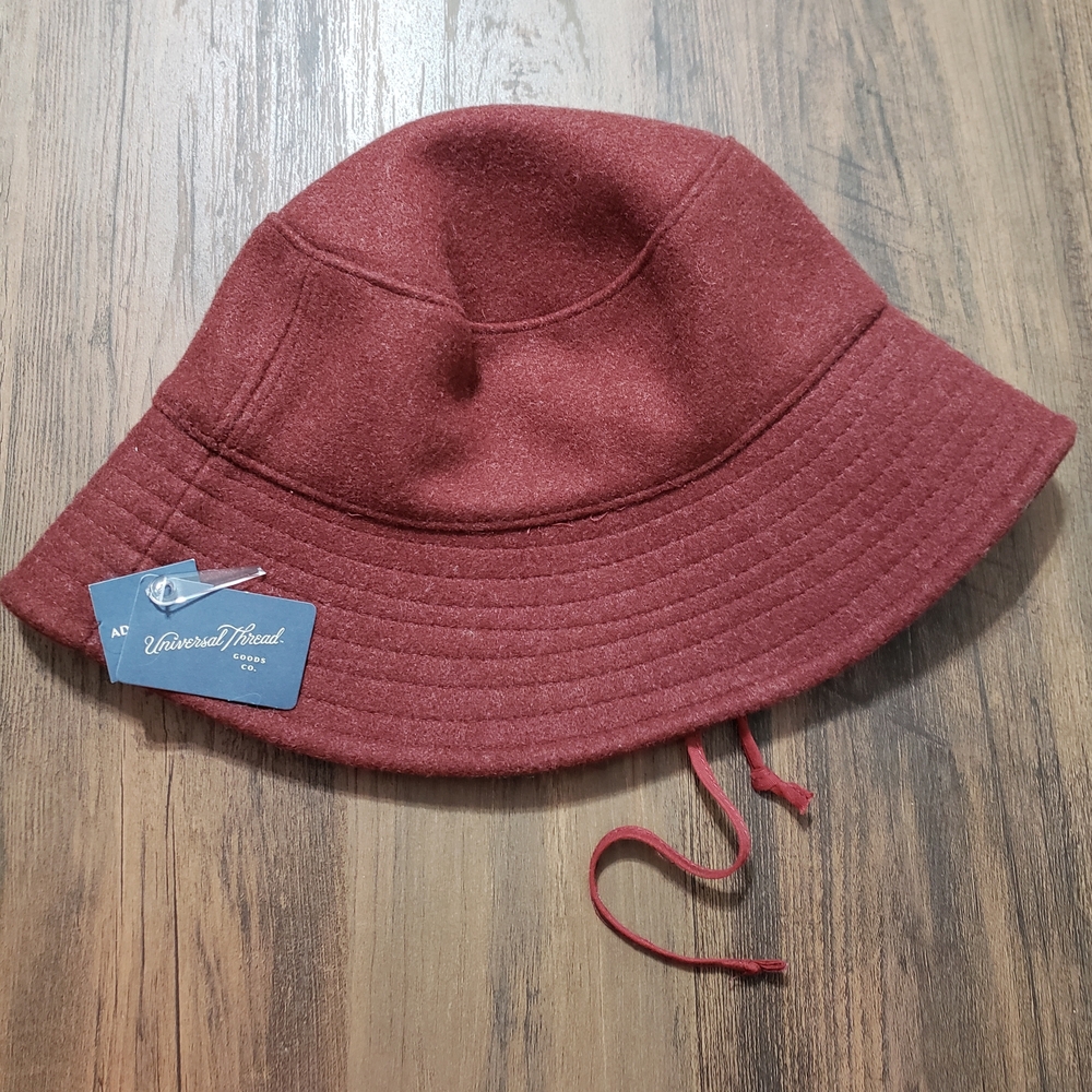 Women's Adjustable Bucket Hat- Universal Thread Berry Red NWT